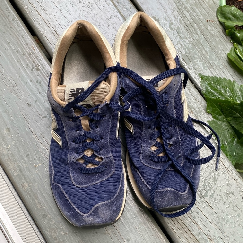 New Balance Sz 8.5 “515”sneakers, used condition, see photos